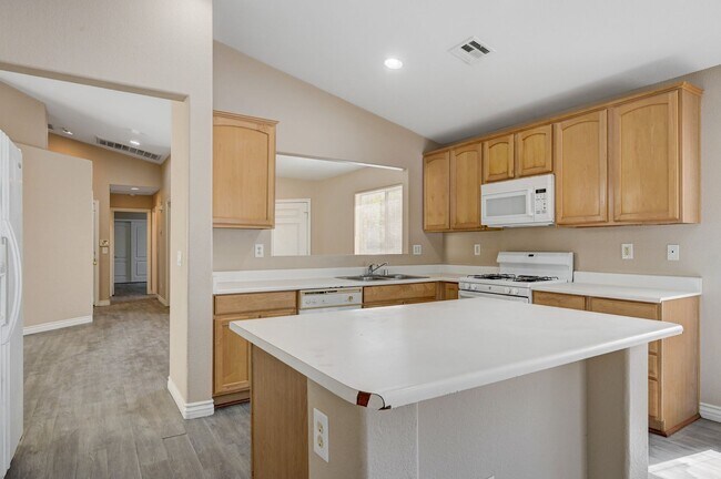 Building Photo - Single Family Home in N Las Vegas Aliante Area
