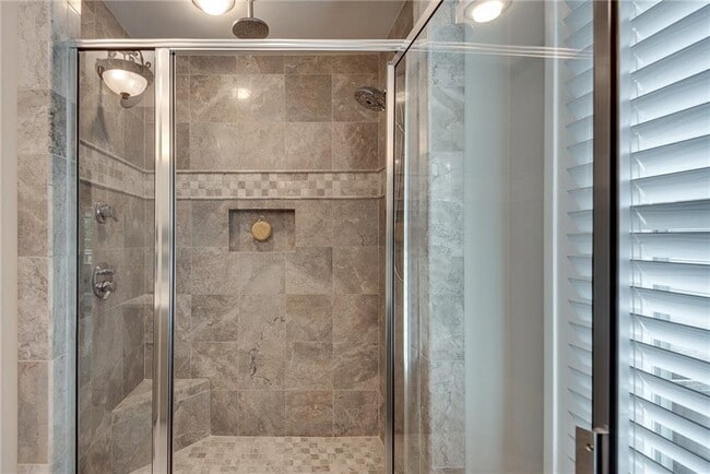 Building Photo - 953 Gilbert St SE