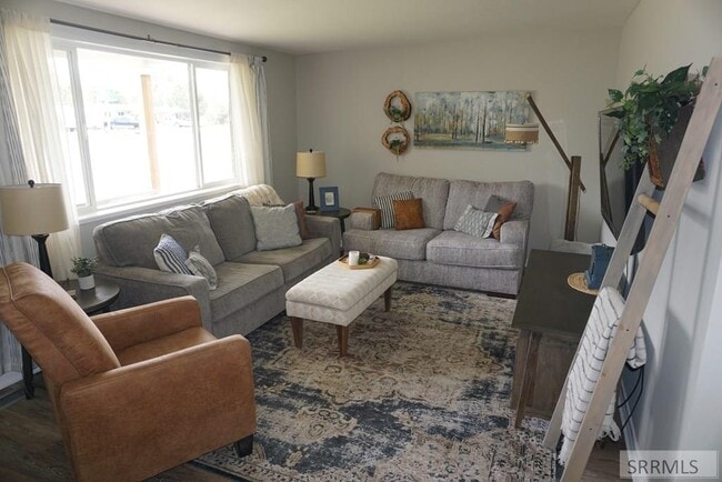 Building Photo - 613 Sykes Dr