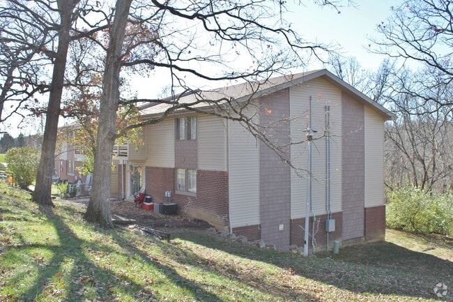 Primary Photo - Woodglen Apartments