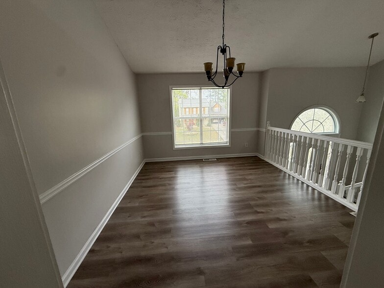 Building Photo - 5600 Sugar Crossing Dr