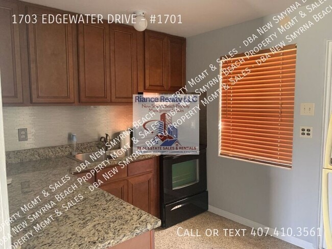Building Photo - 1703 Edgewater Dr