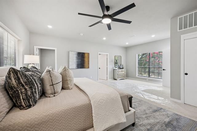 Building Photo - 10 Chisholm Trail