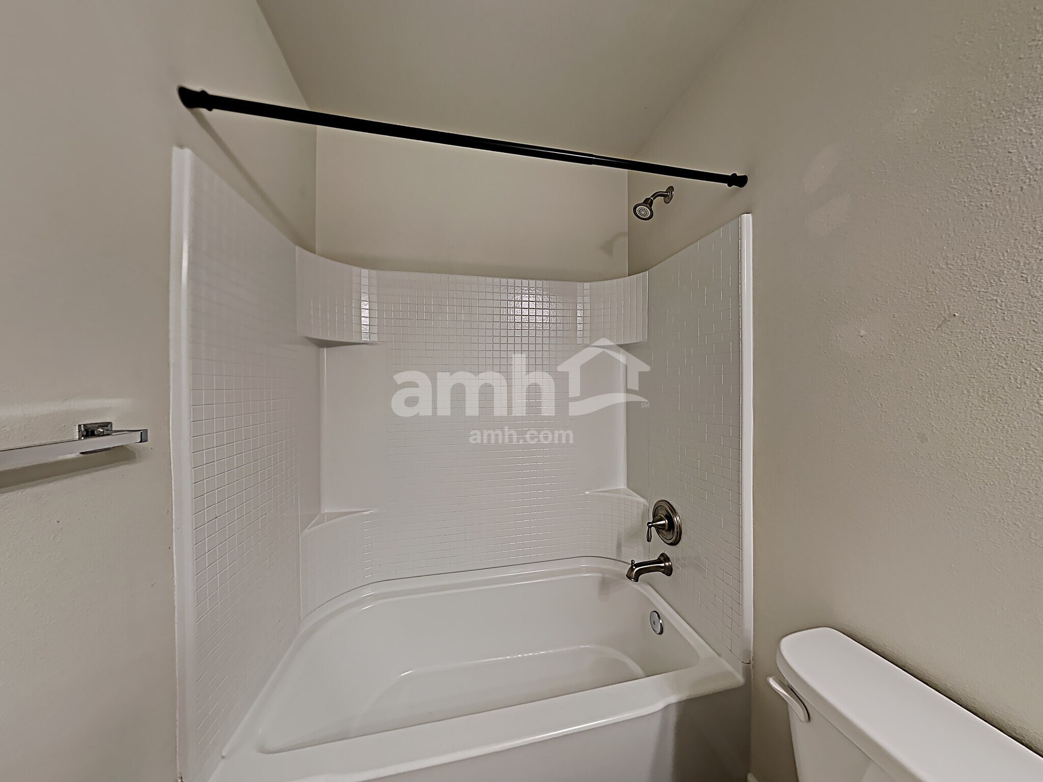 Building Photo - 2665 Link Ave