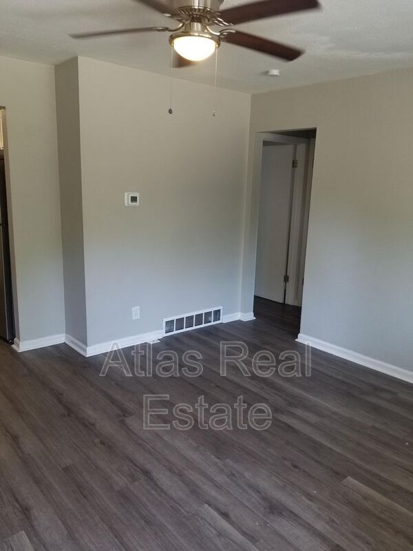 Building Photo - 9414-9416 East 14th St S