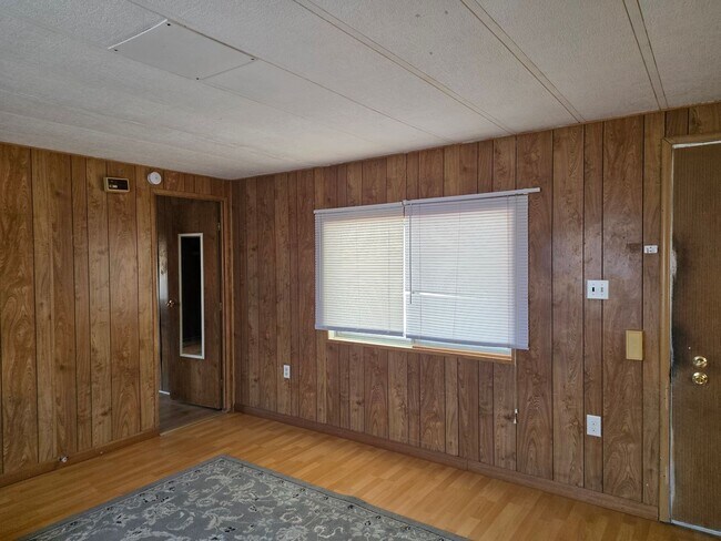 Building Photo - 2/bed 2/bath Single Wide Mobile located in...