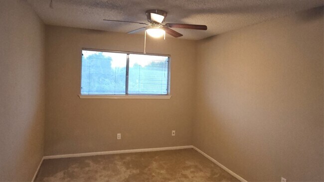 Building Photo - 3607 Duncaster Dr