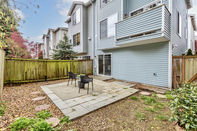 Building Photo - 8522 Midvale Ave N