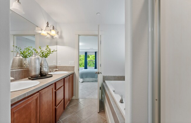 Building Photo - Spacious 5-Bedroom Retreat with Private Gr...