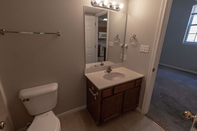 Building Photo - 5567-5569 Pinehurst Ln.