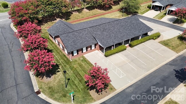 Building Photo - 6299 Pansy Trl