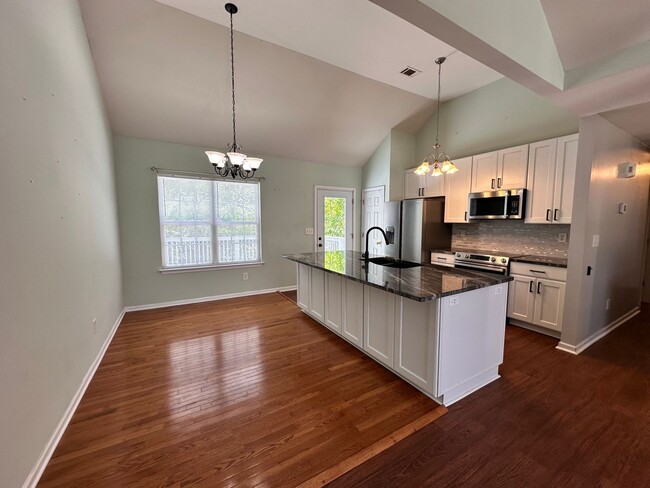Building Photo - Exclusively Offered By Muse Realty Rentals...
