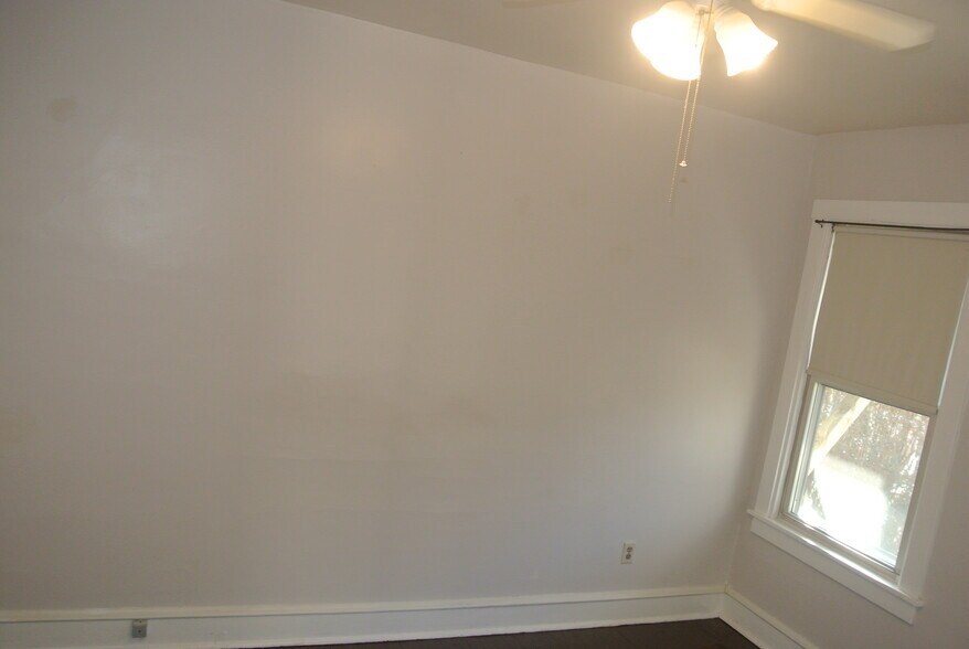 Building Photo - 328 High Street