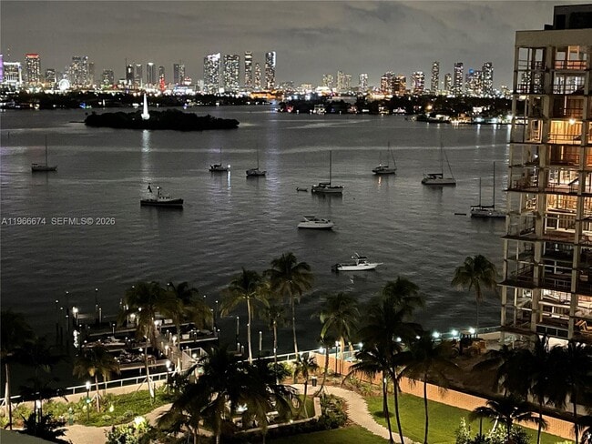 Building Photo - 1500 Bay Rd