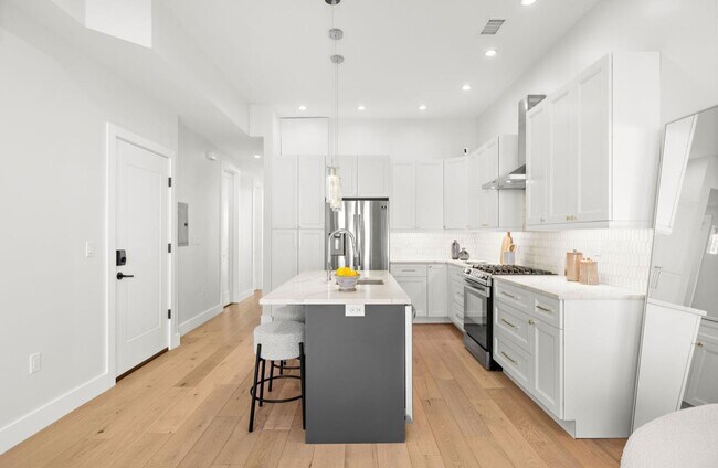 Building Photo - 2602 Palisade Ave