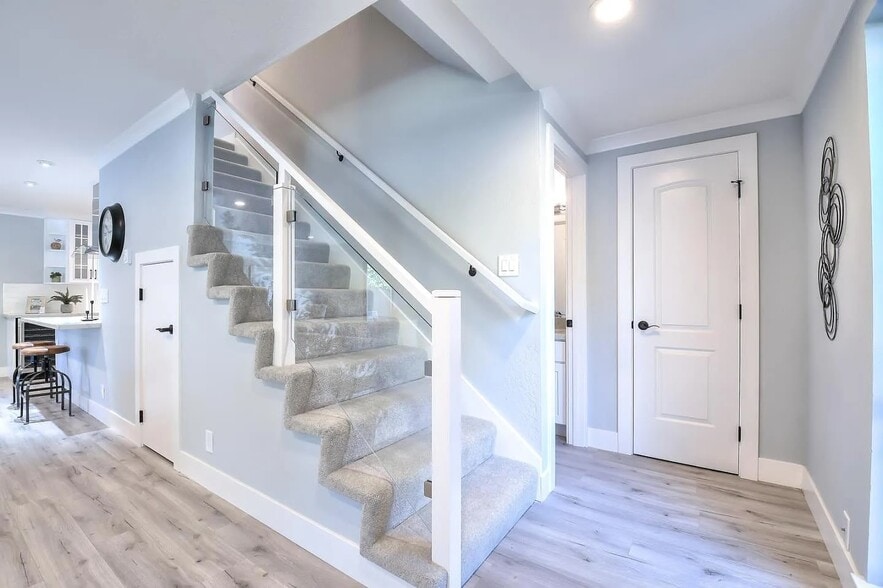 Building Photo - 494 Lassen St