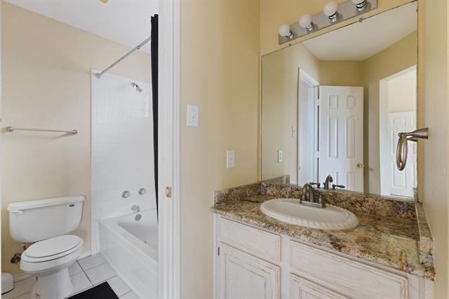 Building Photo - 2116 Houlton Ln