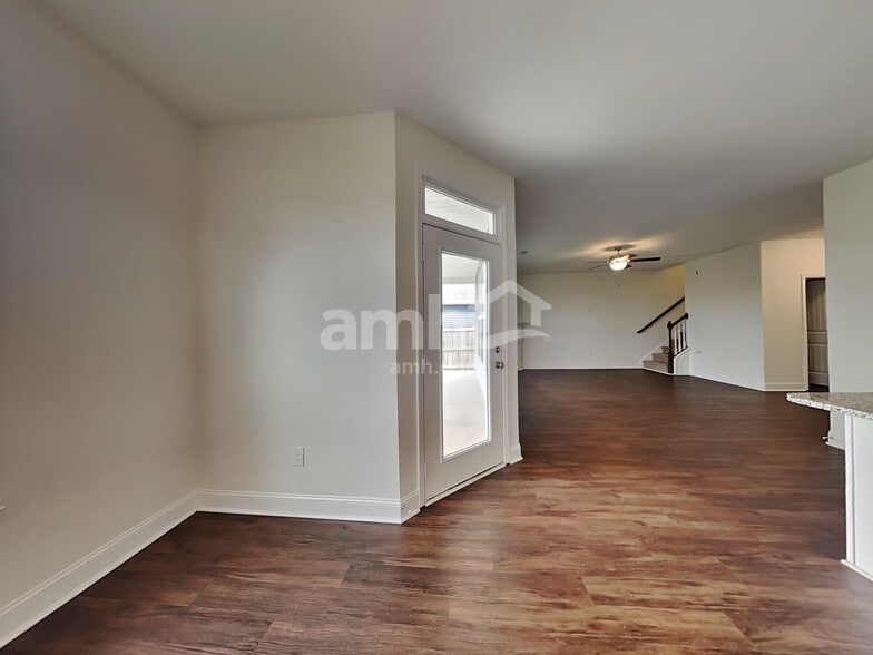 Building Photo - 574 Chantry Ln