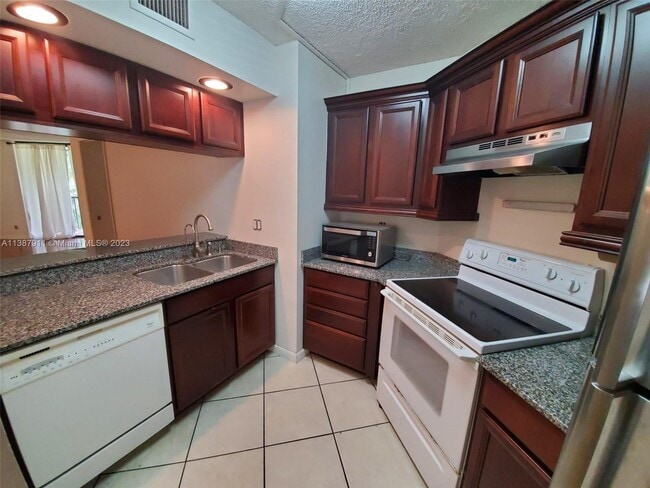 Building Photo - 10451 W Broward Blvd