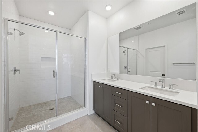 Building Photo - 158 Restore