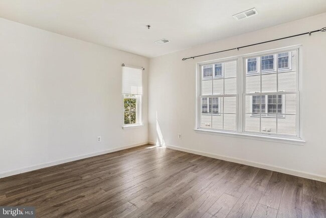 Building Photo - 8930 Milford Haven Ct