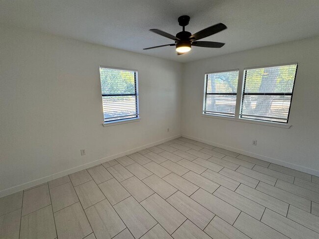 Building Photo - 12604 Shady Acres Dr