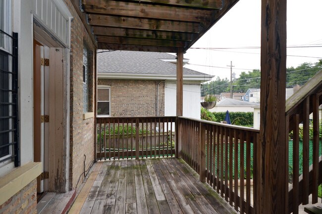 Building Photo - 4654 N Avers Ave