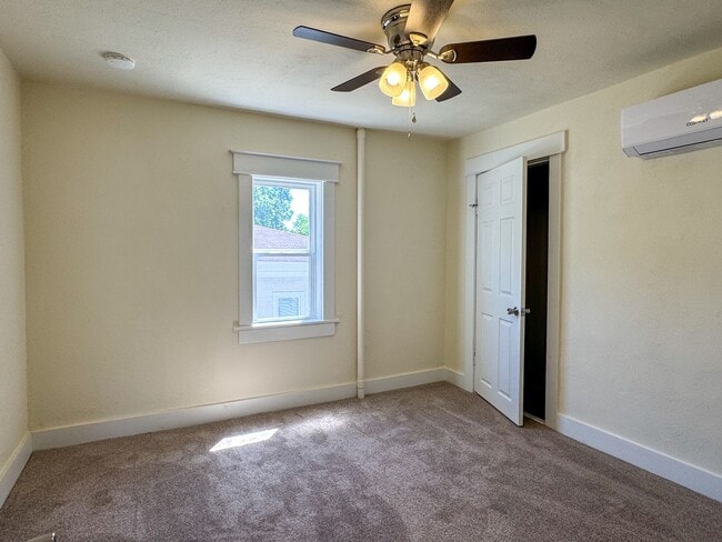 Building Photo - 1014 Hamilton Ave