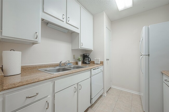 Building Photo - 7900 N Stadium Dr