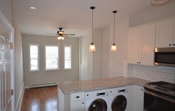 Building Photo - 12 Chelsea St