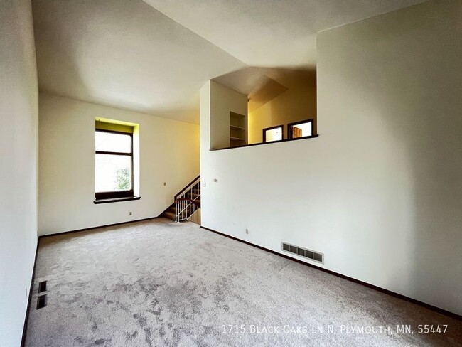 Building Photo - 3br 2ba 2cg ~ Security Deposit Alternative...