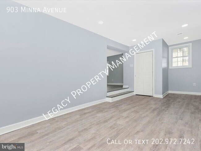 Building Photo - 903 Minna Ave