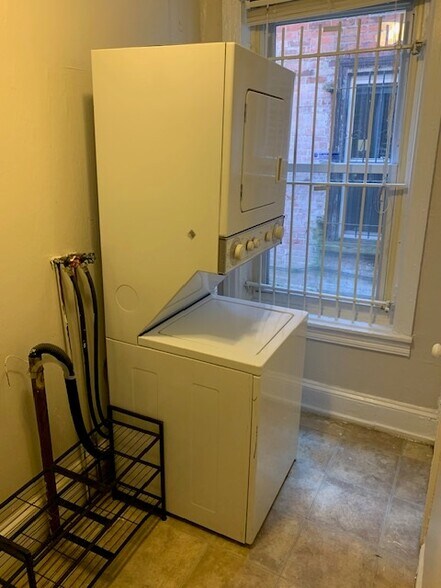 Building Photo - 3947 Baltimore Ave