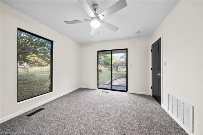 Building Photo - 4 bedroom Single Family home in Fianna Hils