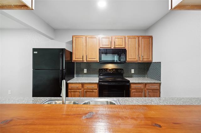 Building Photo - 526 E Avenue J