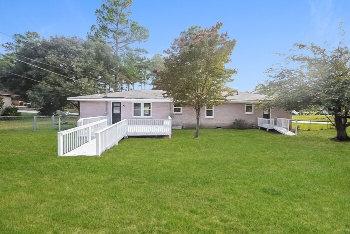 Building Photo - 21 Newport Dr