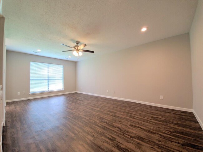 Building Photo - 18918 Walden Forest Dr