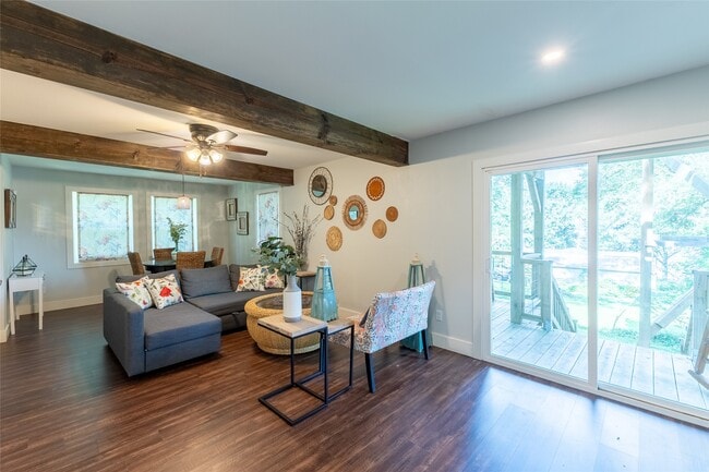 Building Photo - 14510 Henry Calfee Dr