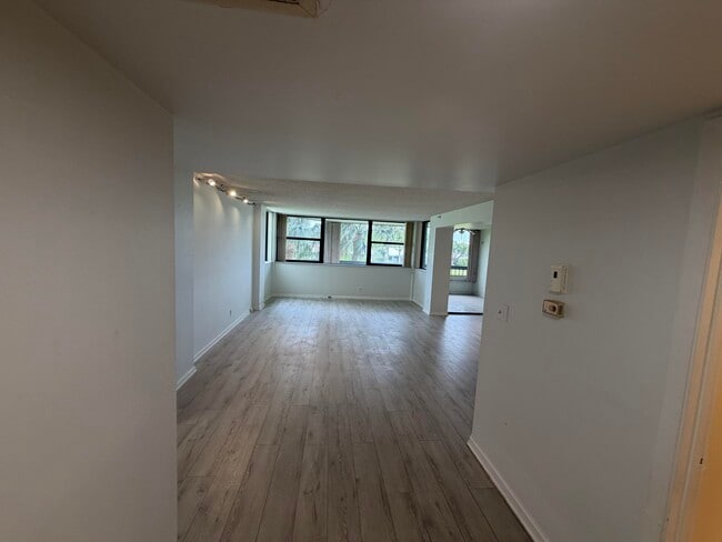 Building Photo - 6463 La Costa Dr