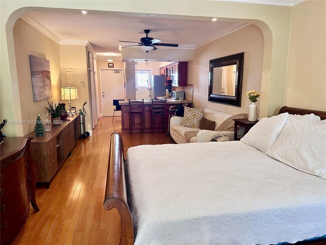 Building Photo - 6580 Santona St