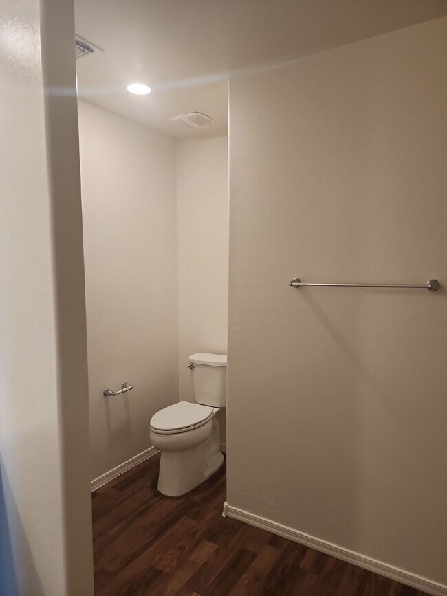 Building Photo - "Spacious 4-Bedroom Oasis in Casa Grande w...