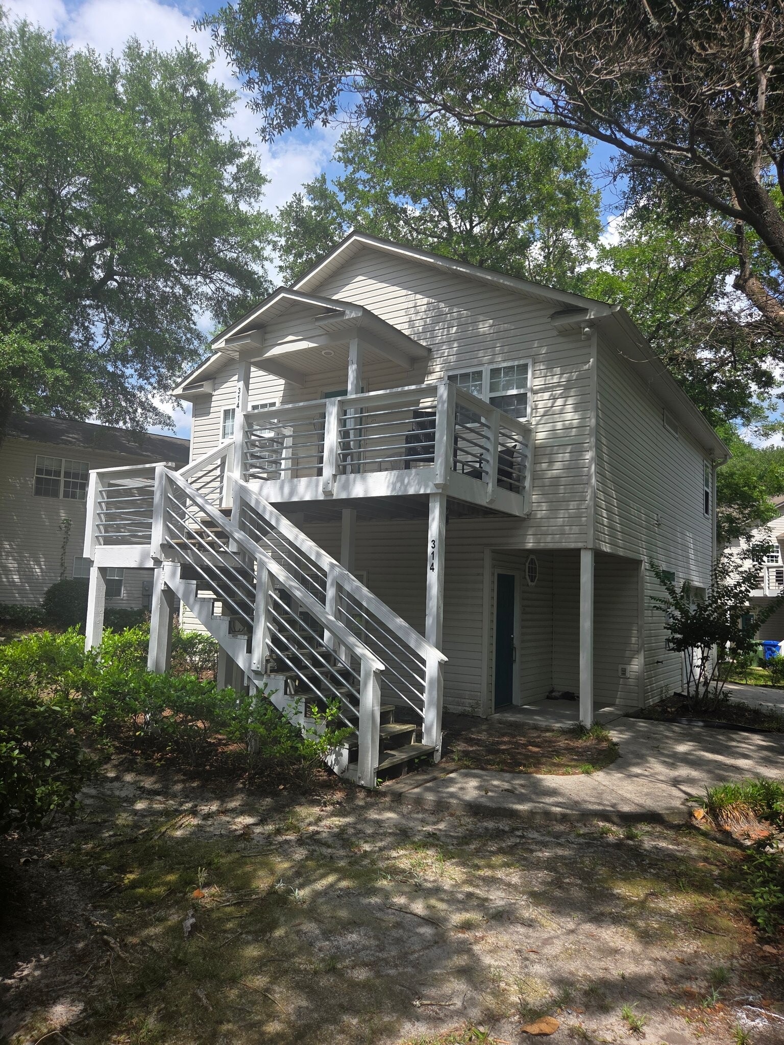 Building Photo - 318 Brickle Ave