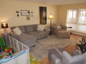 Building Photo - 6495 E Happy Canyon Rd