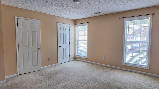 Building Photo - 2760 Rusticwood Dr SW