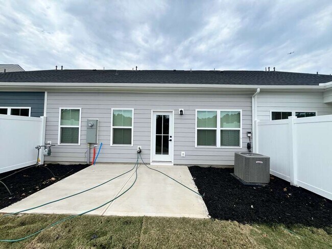 Building Photo - 11117 Emerson Lndg Dr