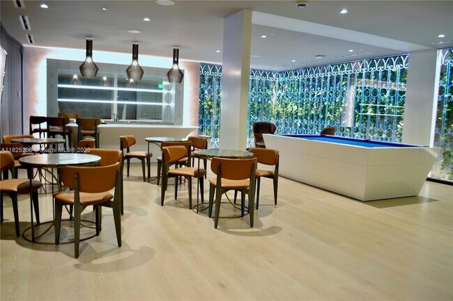 Building Photo - 1000 Brickell Plaza
