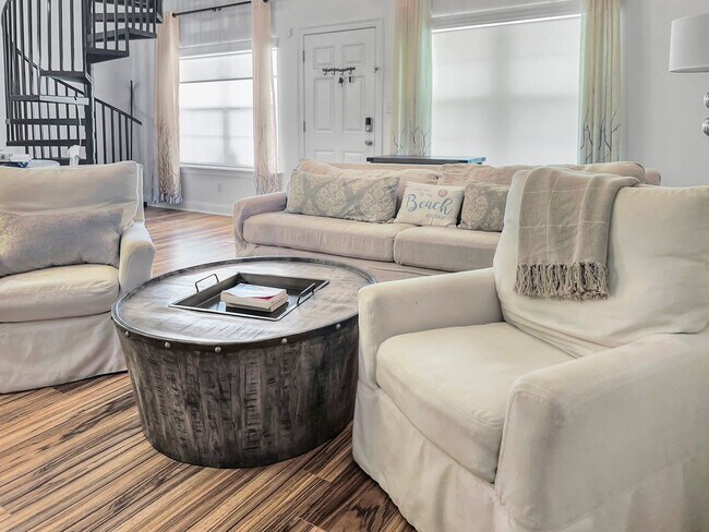 Building Photo - Coming Soon -- Fully furnished 3-Bedroom in The Plaza of Destin