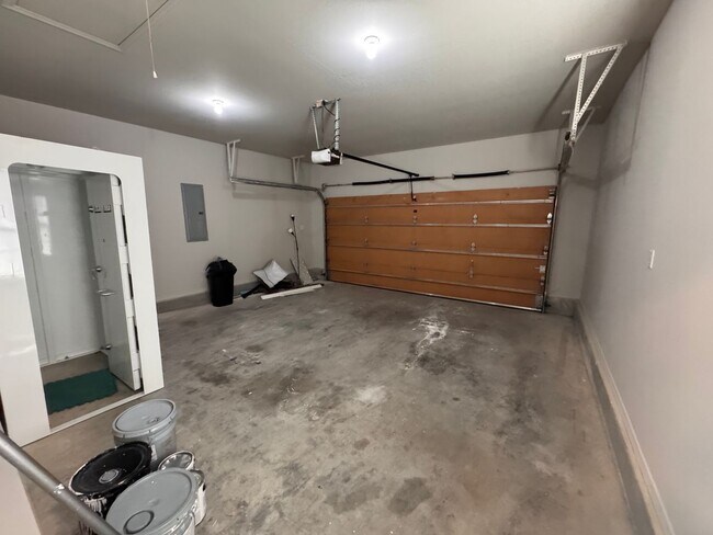 Building Photo - Immaculete 4 bedroom 2 bath in Jenks!