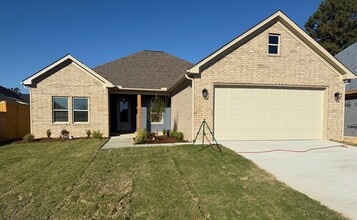 Building Photo - 4005 Doler Cv