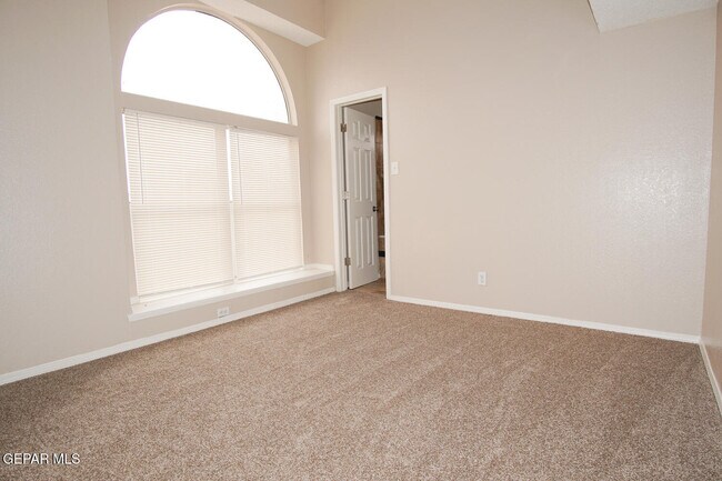 Building Photo - 5917 Chippendale Ave
